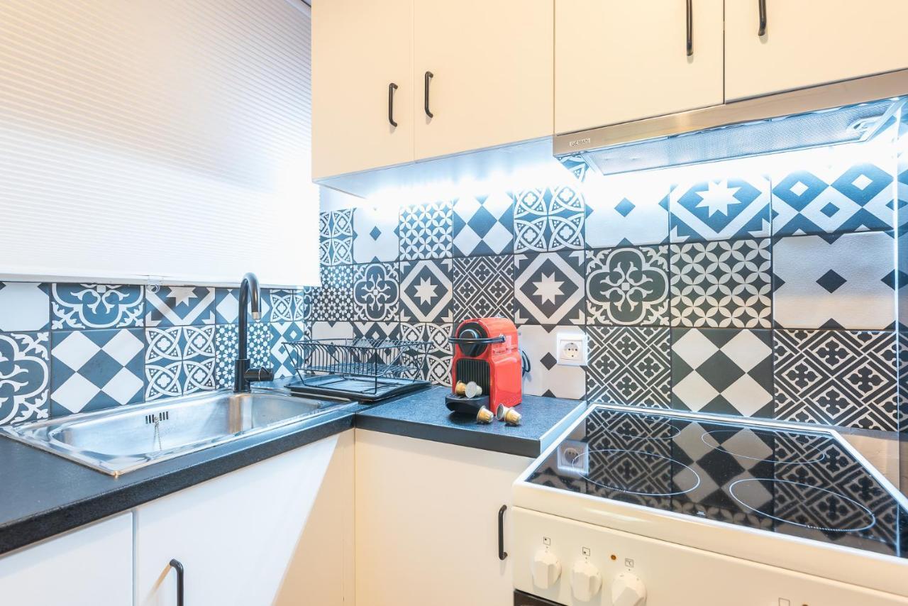 Gorgeous & Modern At Ampelokipi Metro Station By Greece Apartments Atene Esterno foto